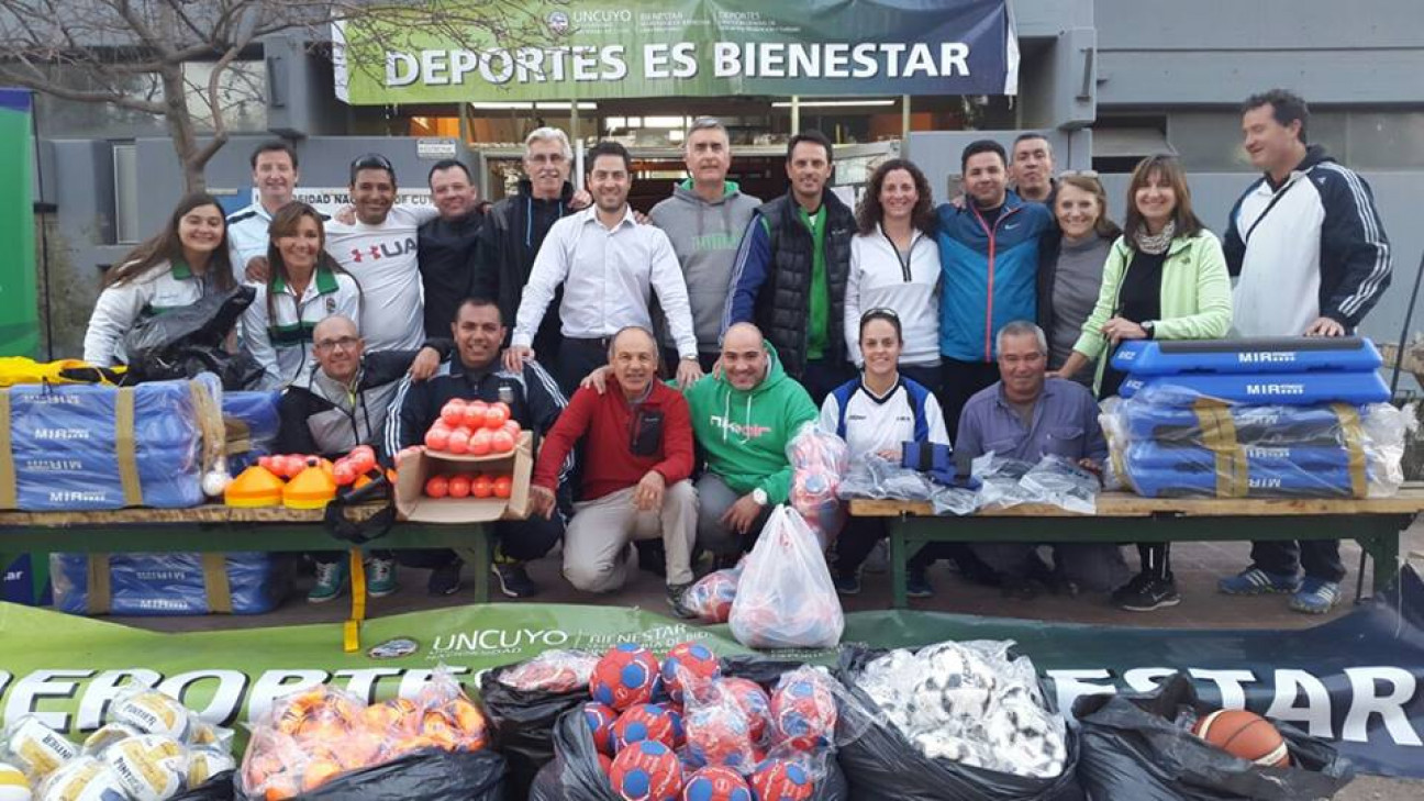 imagen Bienestar entregó materiales a Deportes