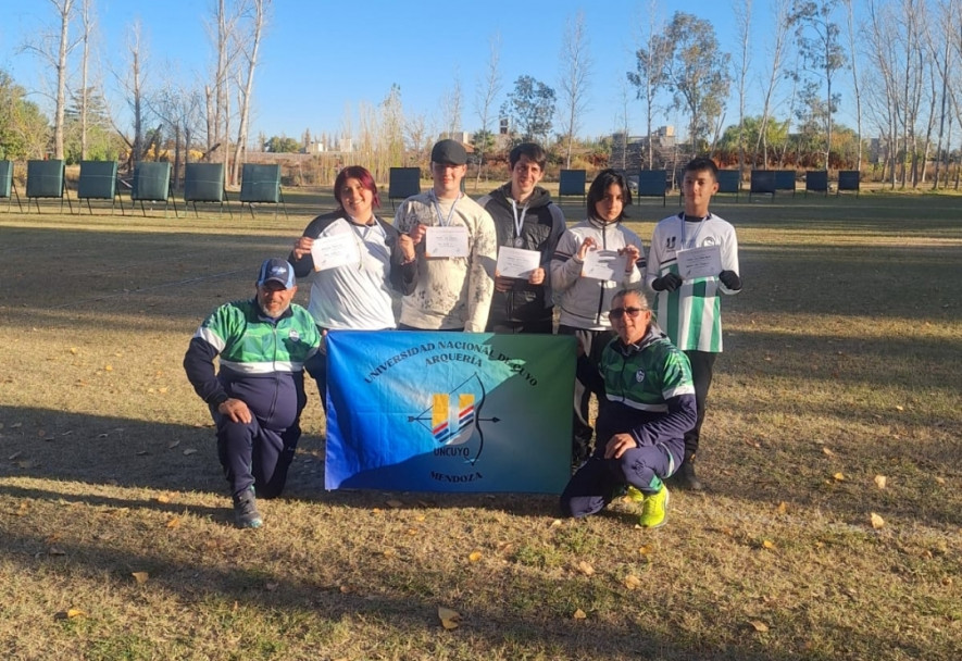 imagen El Club UNCUYO participó en el Torneo Homologatorio de Arquería