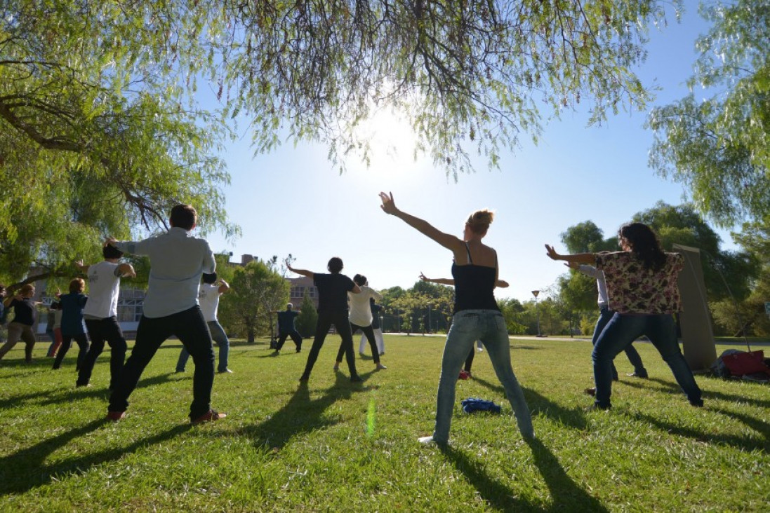 imagen Día Mundial del Tai Chi Chuan y Qi Gong en el Club UNCuyo